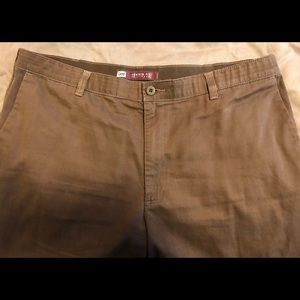 Men’s Lee Custom Fit WaistbandTan Pants.